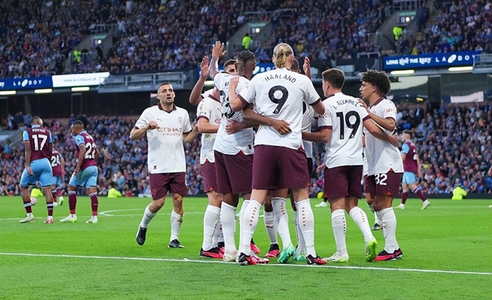 伍德头顶脚踢独中三元诺丁汉森林主场大胜南安普敦脱离降级区  伍德头顶脚踢独中三元诺丁汉森林主场大胜南安普敦脱离降级区