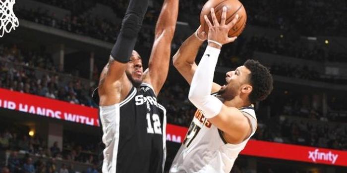 穆雷末节爆发,马刺逆转国王终止颓势  穆雷末节爆发,马刺逆转国王终止颓势