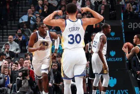 福克斯全能表现国王爆冷击败勇士终结其不败  福克斯全能表现国王爆冷击败勇士终结其不败