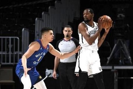 约基奇统治攻防两端领掘金登顶西部榜首    约基奇统治攻防两端领掘金登顶西部榜首