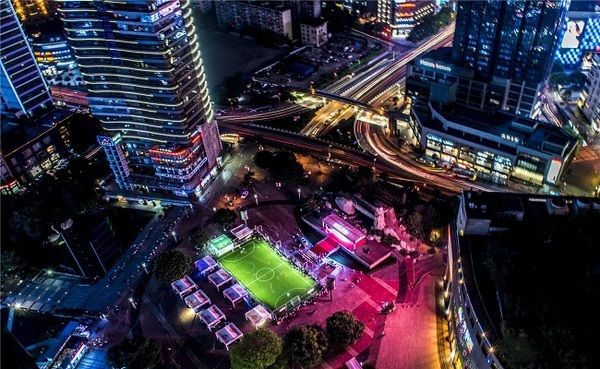 PLAYACE官网- 法兰克福夜市经济联动足球，主场周边商圈收益翻倍  