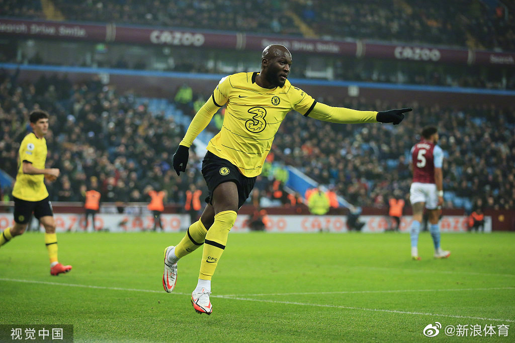 PLAYACE官网- 阿斯顿维拉客场发力，逆转取胜惊艳全场